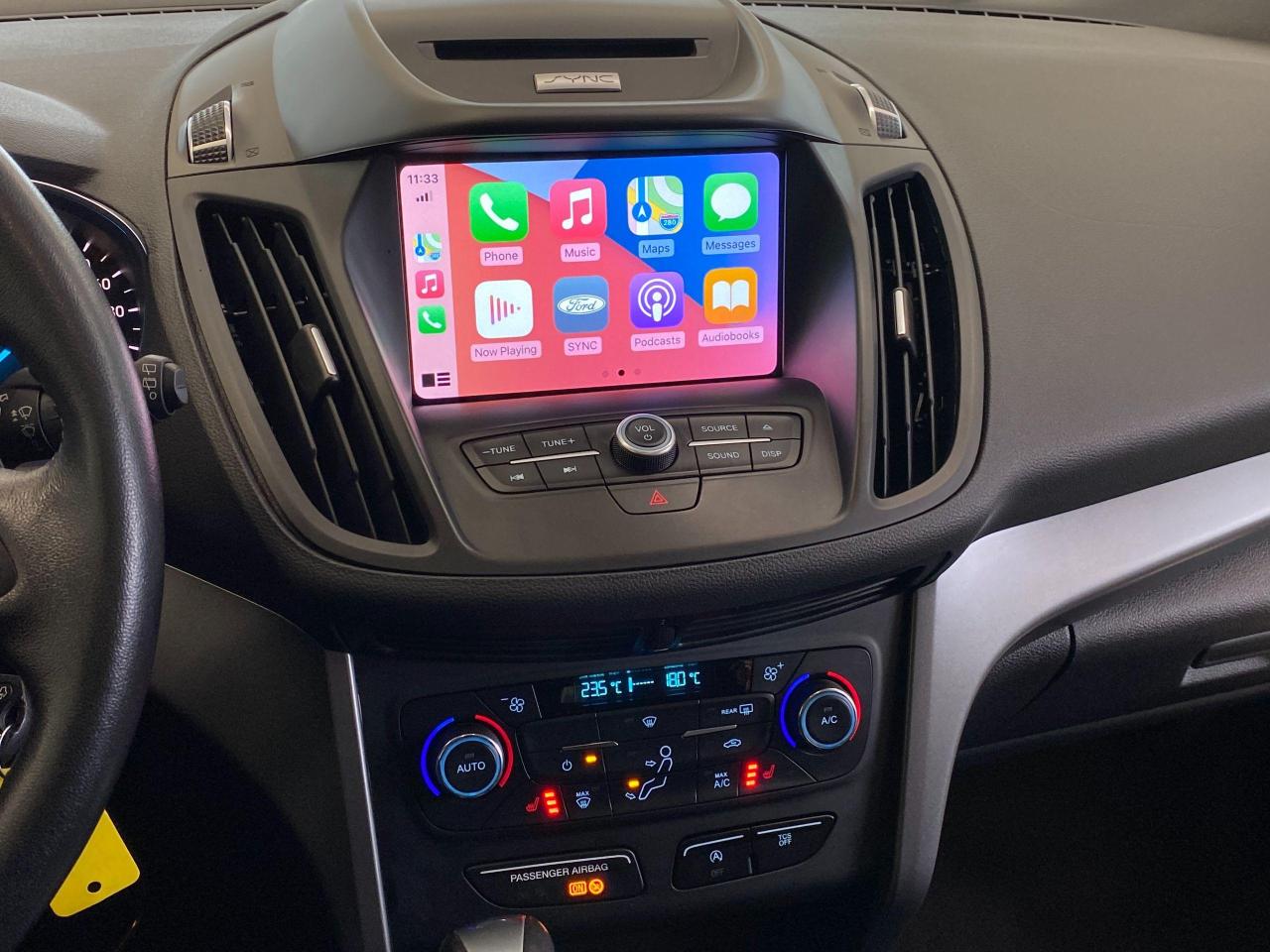 2017 Ford Escape SE 4WD+GPS+Leather+Roof+ApplePlay+ACCIDENT FREE - Photo #10