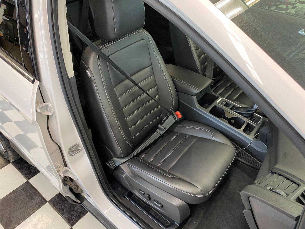 2017 Ford Escape SE 4WD+GPS+Leather+Roof+ApplePlay+ACCIDENT FREE - Photo #22