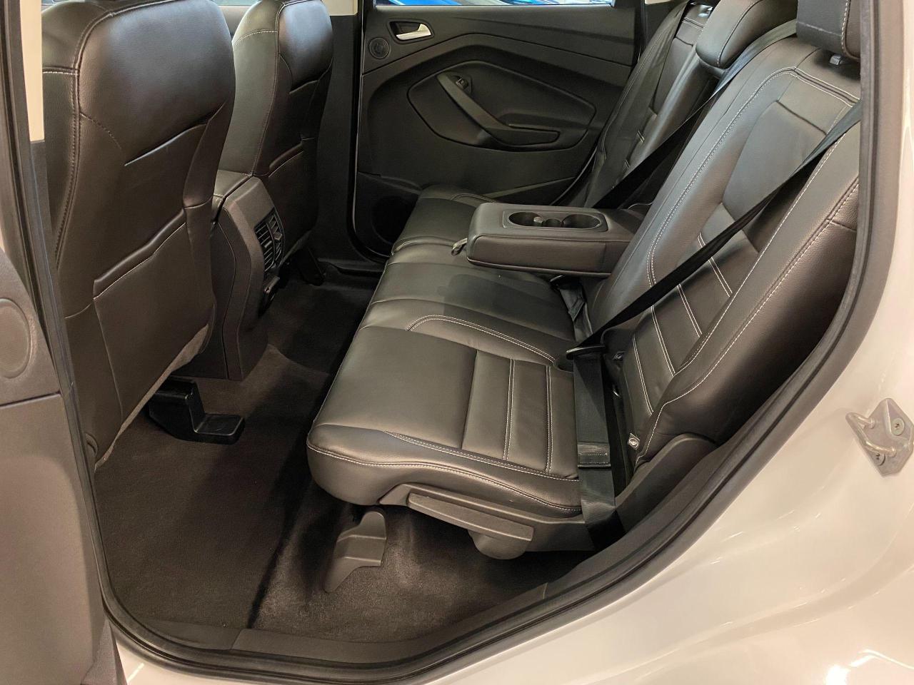 2017 Ford Escape SE 4WD+GPS+Leather+Roof+ApplePlay+ACCIDENT FREE - Photo #23