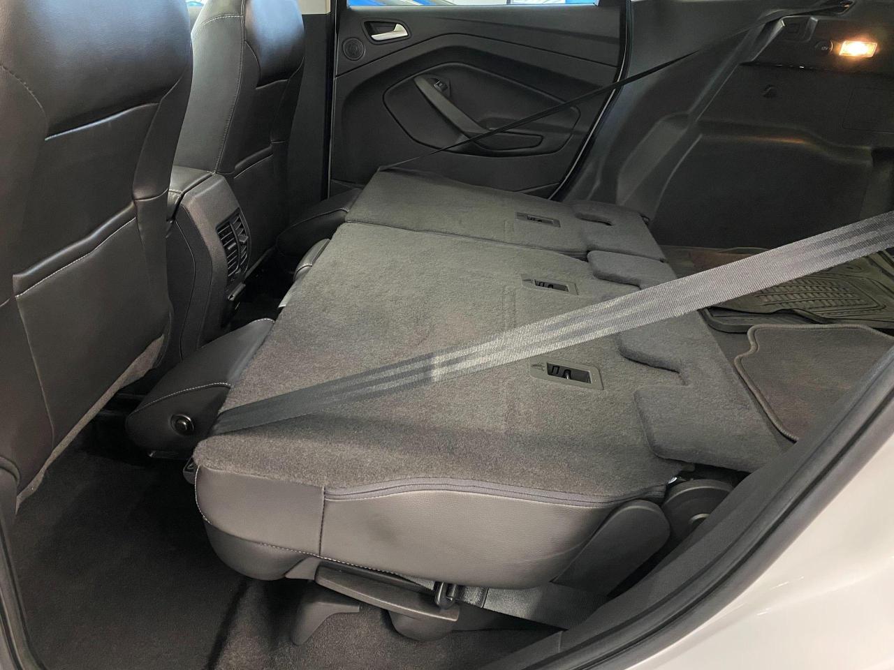 2017 Ford Escape SE 4WD+GPS+Leather+Roof+ApplePlay+ACCIDENT FREE - Photo #25