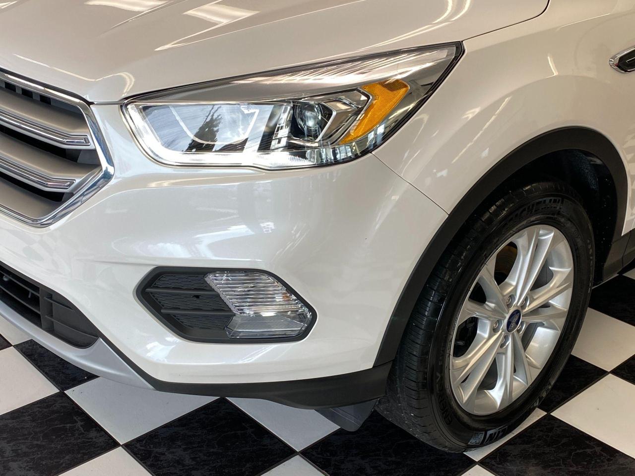 2017 Ford Escape SE 4WD+GPS+Leather+Roof+ApplePlay+ACCIDENT FREE - Photo #39