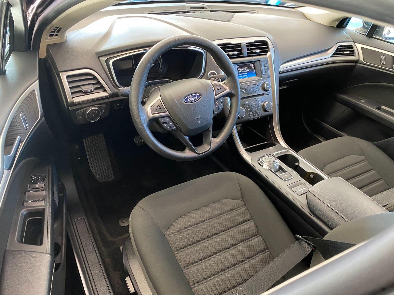 2018 Ford Fusion Hybrid SE Hybrid+Sunroof+Camera+ACCIDENT FREE - Photo #17