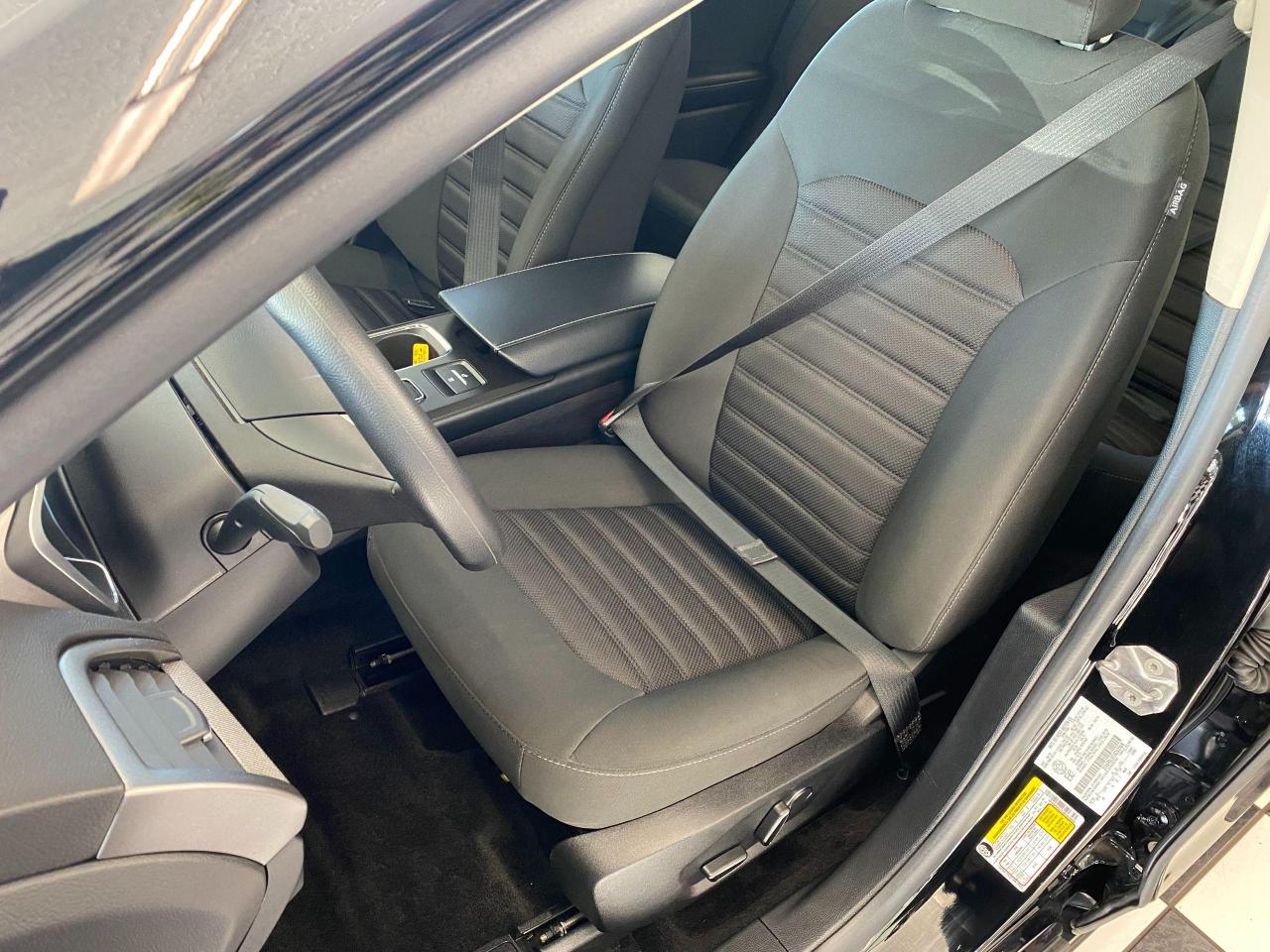 2018 Ford Fusion Hybrid SE Hybrid+Sunroof+Camera+ACCIDENT FREE - Photo #19