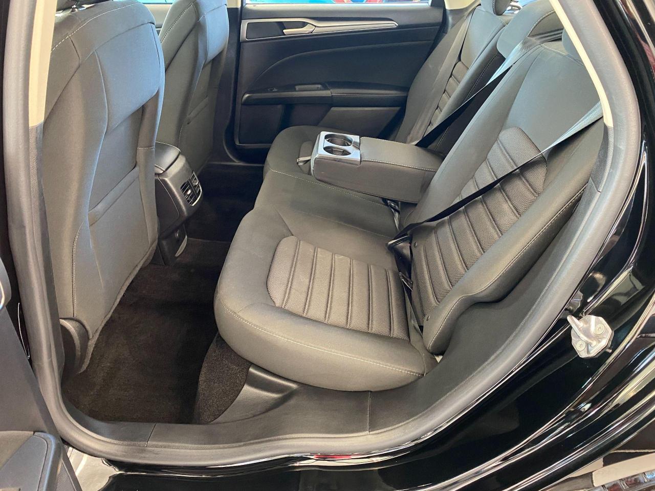 2018 Ford Fusion Hybrid SE Hybrid+Sunroof+Camera+ACCIDENT FREE - Photo #23