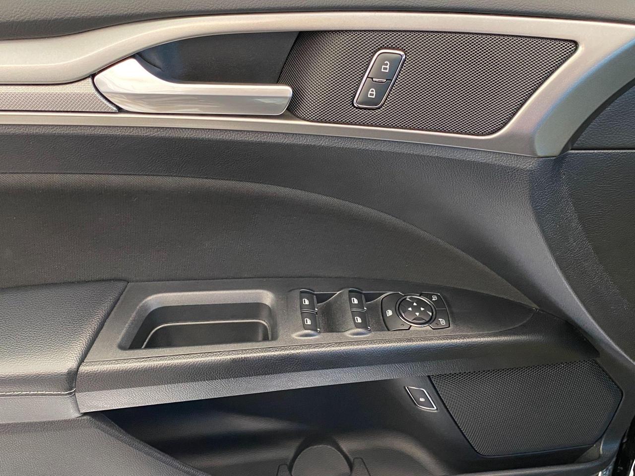 2018 Ford Fusion Hybrid SE Hybrid+Sunroof+Camera+ACCIDENT FREE - Photo #32