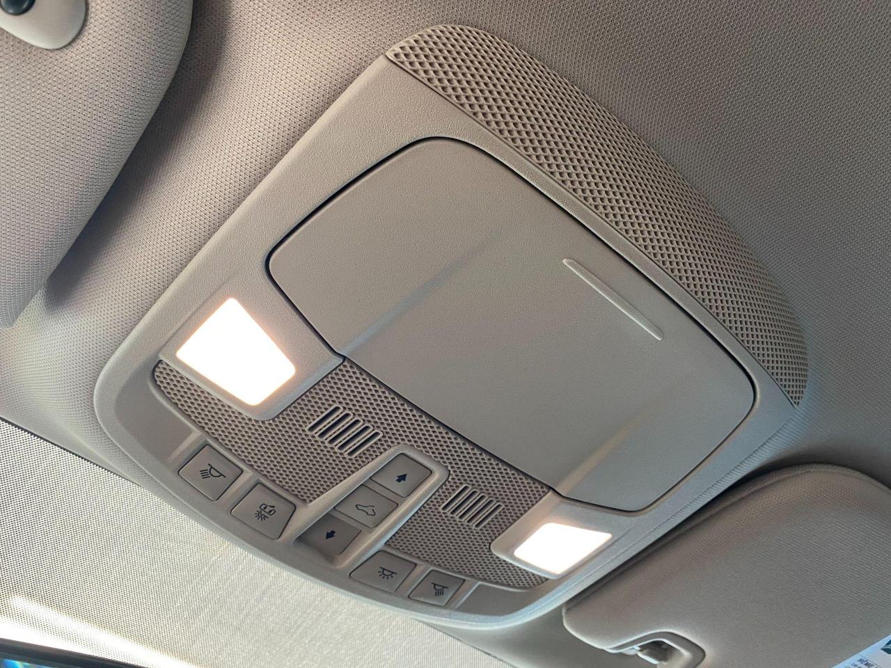 2018 Ford Fusion Hybrid SE Hybrid+Sunroof+Camera+ACCIDENT FREE - Photo #48