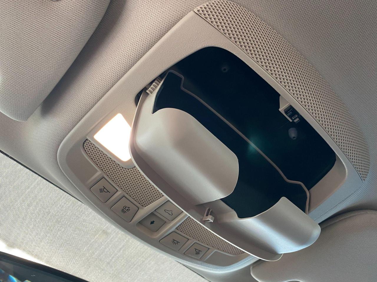 2018 Ford Fusion Hybrid SE Hybrid+Sunroof+Camera+ACCIDENT FREE - Photo #49