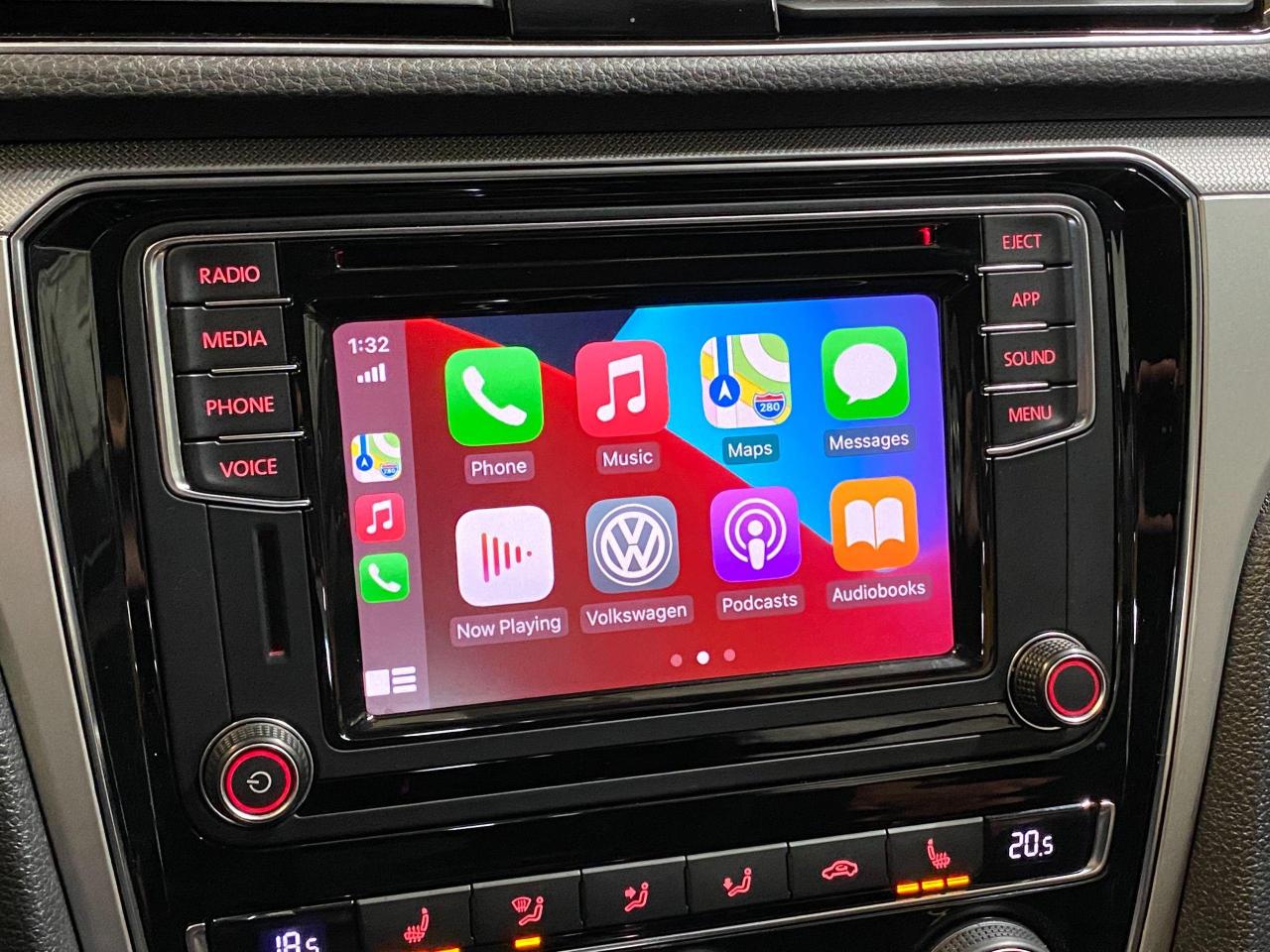2018 Volkswagen Passat Trendline+Apple Play+New Tires+ACCIDENT FREE - Photo #28