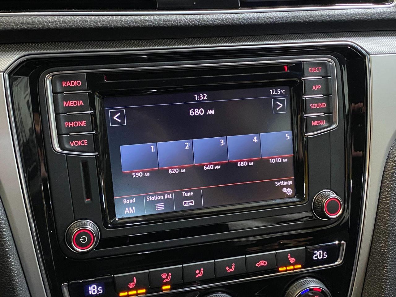 2018 Volkswagen Passat Trendline+Apple Play+New Tires+ACCIDENT FREE - Photo #31