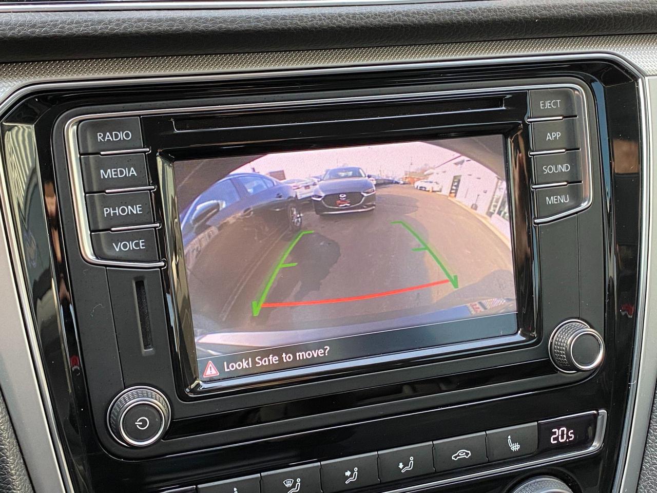 2018 Volkswagen Passat Trendline+Apple Play+New Tires+ACCIDENT FREE - Photo #34