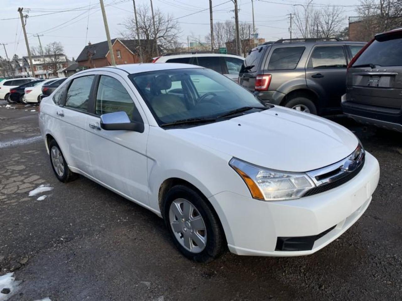 2008 Ford Focus SE Photo2