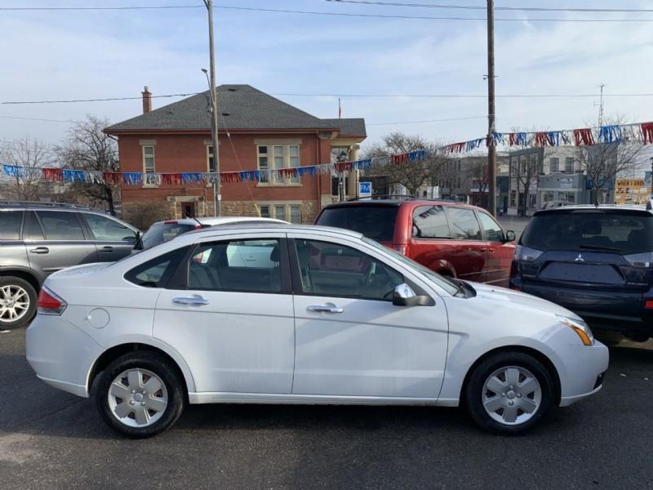 2008 Ford Focus SE Photo3