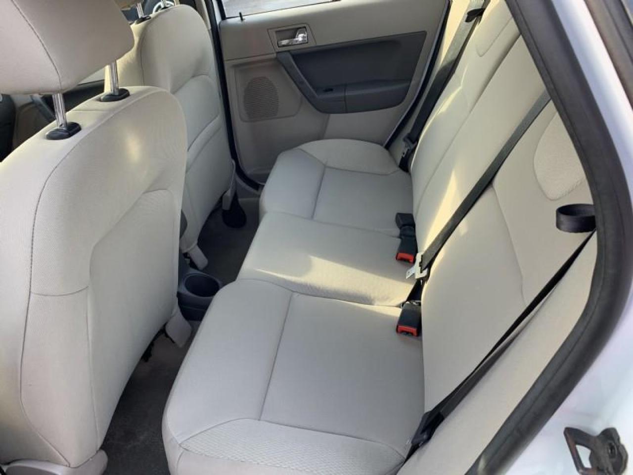 2008 Ford Focus SE Photo