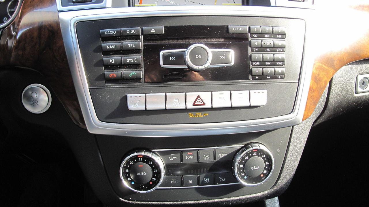 2012 Mercedes-Benz M-Class ML 350 BlueTEC Photo