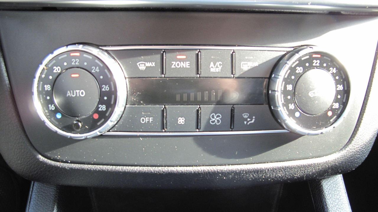 2012 Mercedes-Benz M-Class ML 350 BlueTEC Photo