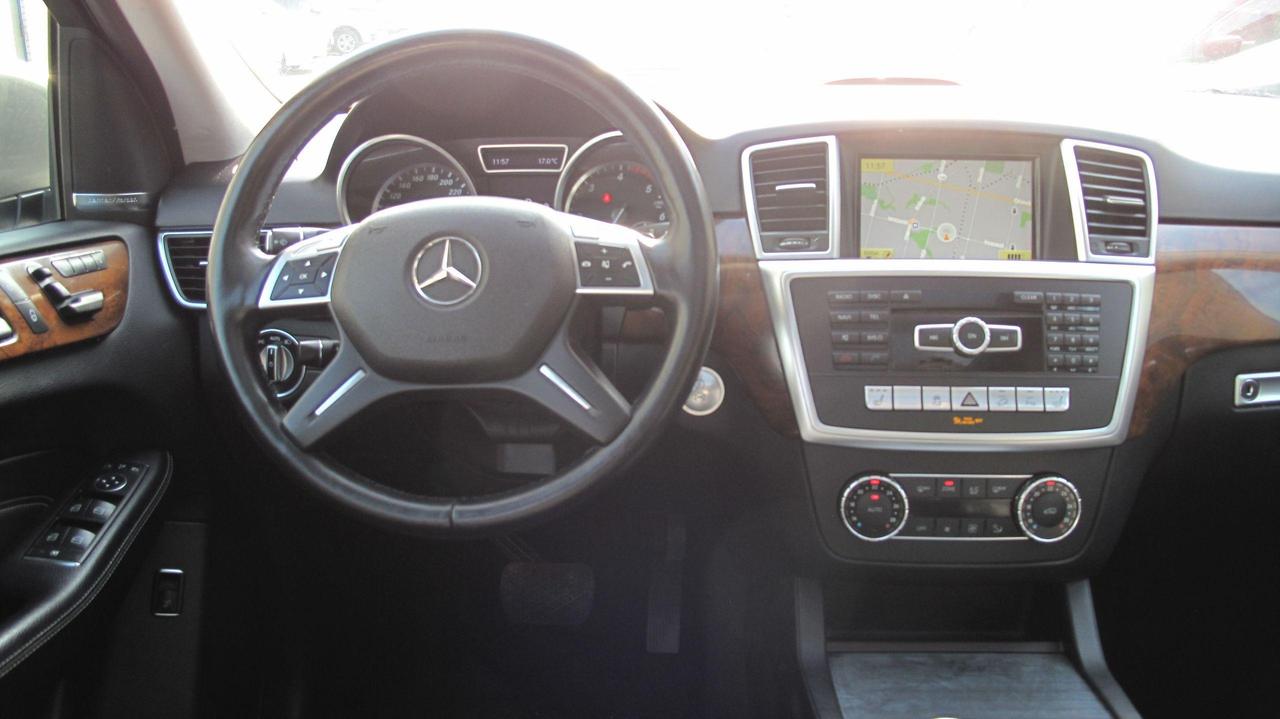 2012 Mercedes-Benz M-Class ML 350 BlueTEC Photo
