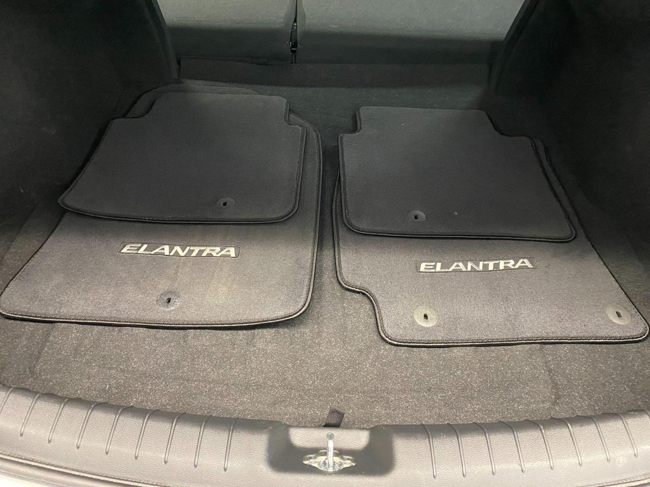 2017 Hyundai Elantra GL+ApplePlay+CAM+BlindSpot+NewTires+ACCIDENT FREE - Photo #25