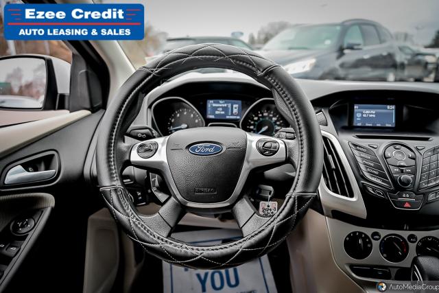 2014 Ford Focus SE Photo16