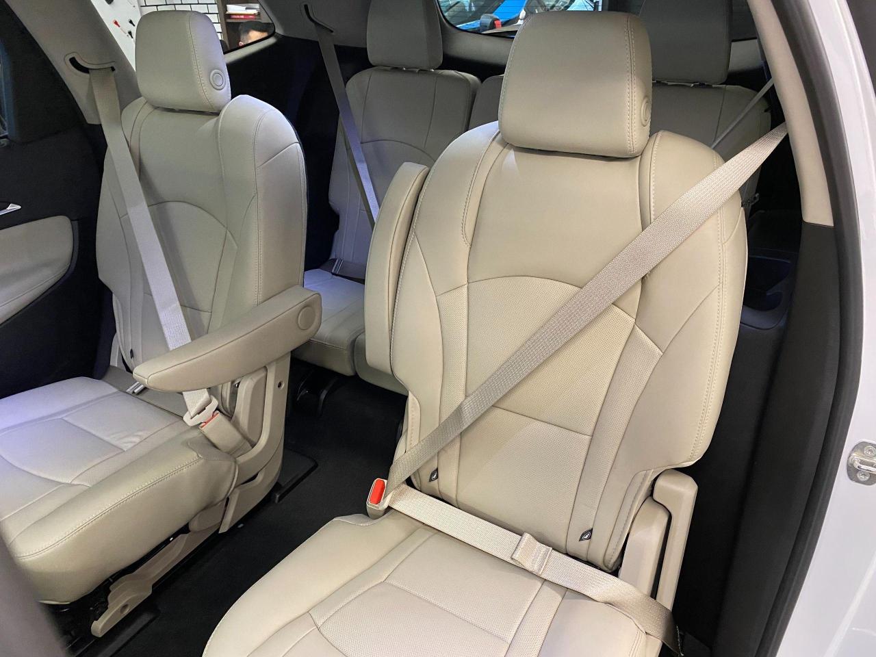 2018 Buick Enclave Premium AWD+7 Passenger+ApplePlay+ACCIDENT FREE - Photo #24