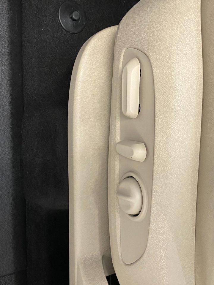 2018 Buick Enclave Premium AWD+7 Passenger+ApplePlay+ACCIDENT FREE - Photo #46