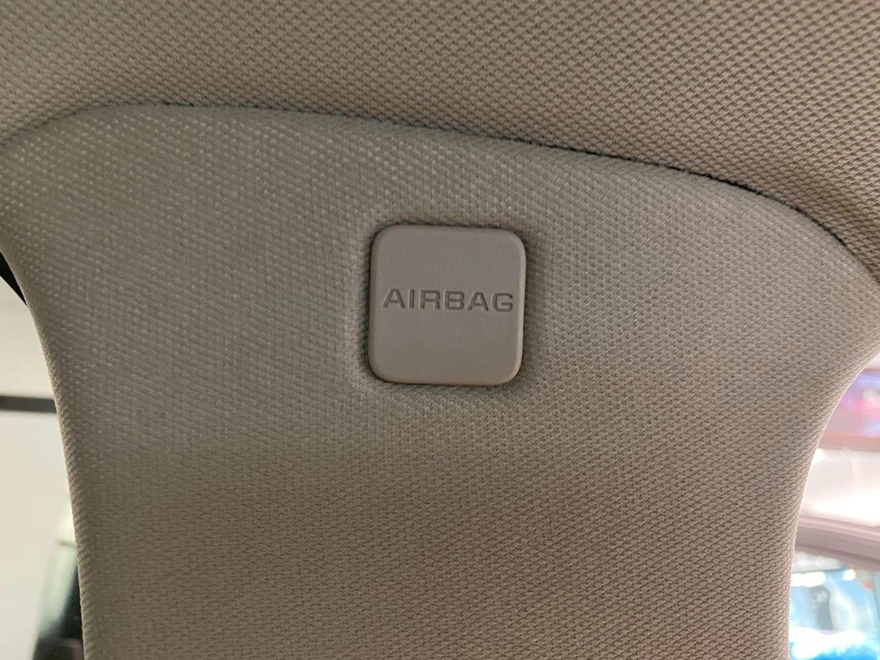 2018 Buick Enclave Premium AWD+7 Passenger+ApplePlay+ACCIDENT FREE - Photo #47