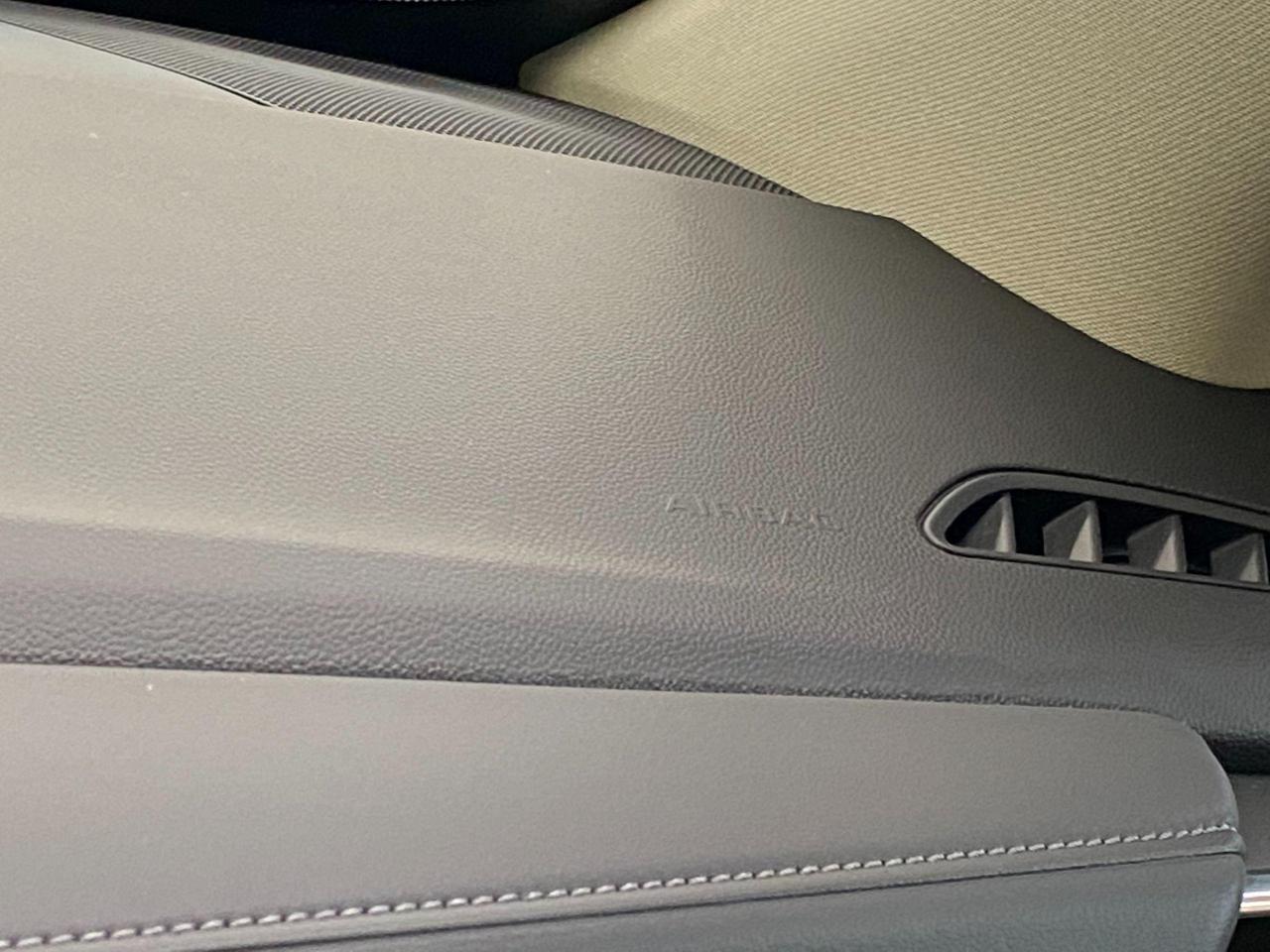 2018 Buick Enclave Premium AWD+7 Passenger+ApplePlay+ACCIDENT FREE - Photo #52