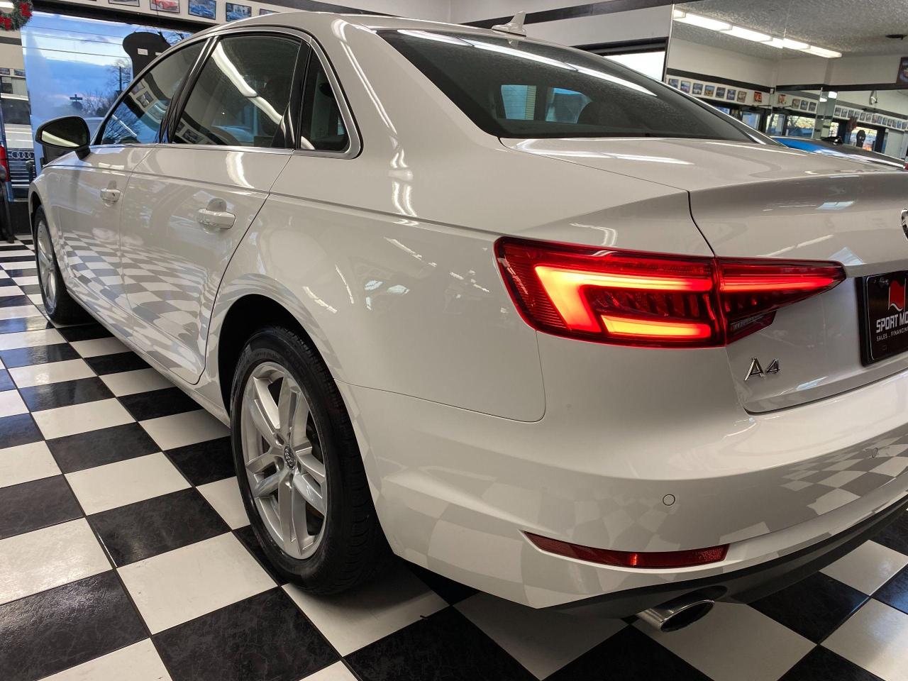 2017 Audi A4 Quattro+Apple Play+Roof+Xenons+ACCIDENT FREE - Photo #39