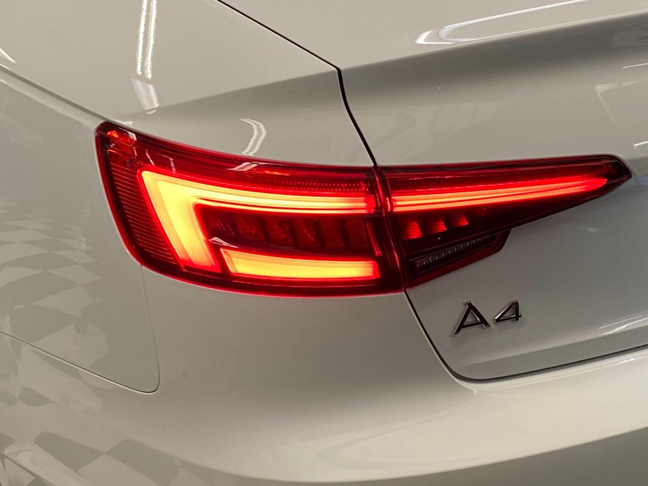 2017 Audi A4 Quattro+Apple Play+Roof+Xenons+ACCIDENT FREE - Photo #65