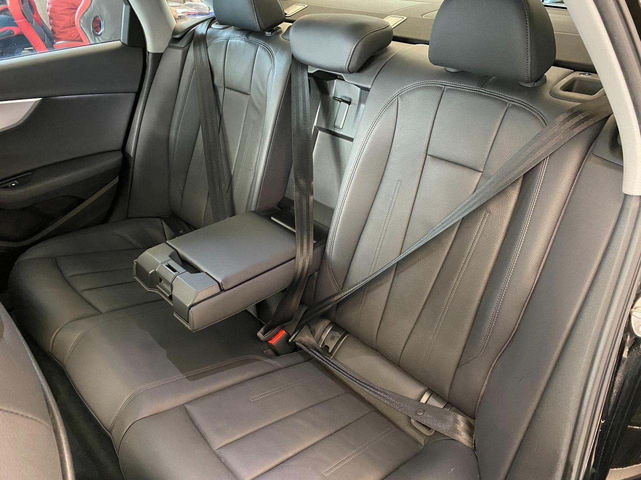 2017 Audi A4 Quattro+Apple Play+Roof+Xenons+ACCIDENT FREE - Photo #24