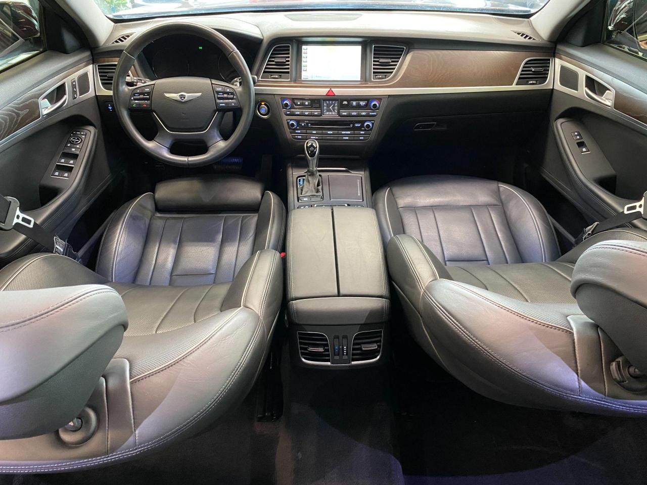 2016 Hyundai Genesis Luxury+Cooled Seats+New Tires+Roof+ACCIDENT FREE Photo83