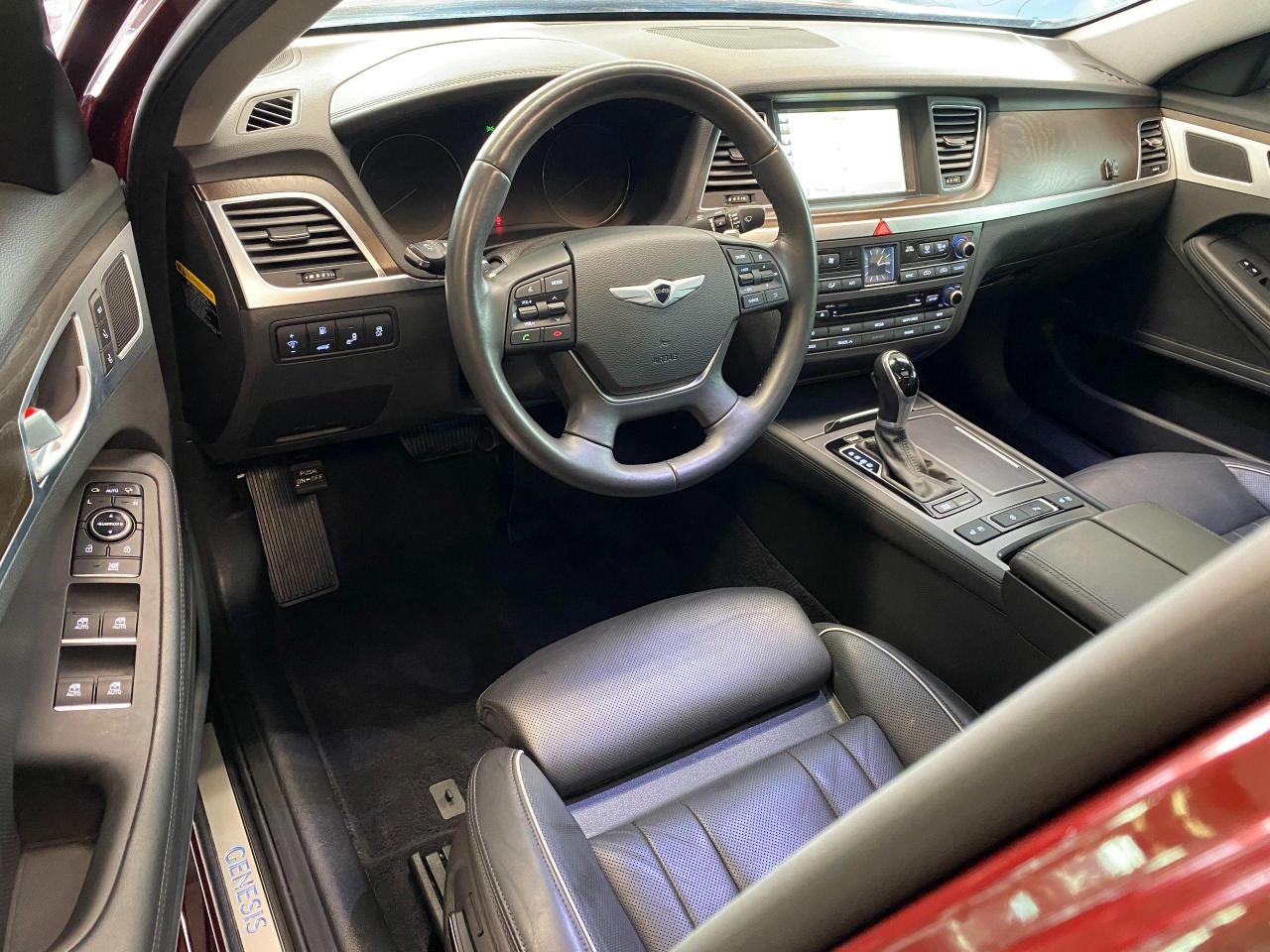 2016 Hyundai Genesis Luxury+Cooled Seats+New Tires+Roof+ACCIDENT FREE - Photo #17
