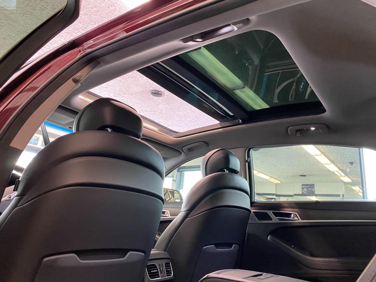 2016 Hyundai Genesis Luxury+Cooled Seats+New Tires+Roof+ACCIDENT FREE - Photo #27
