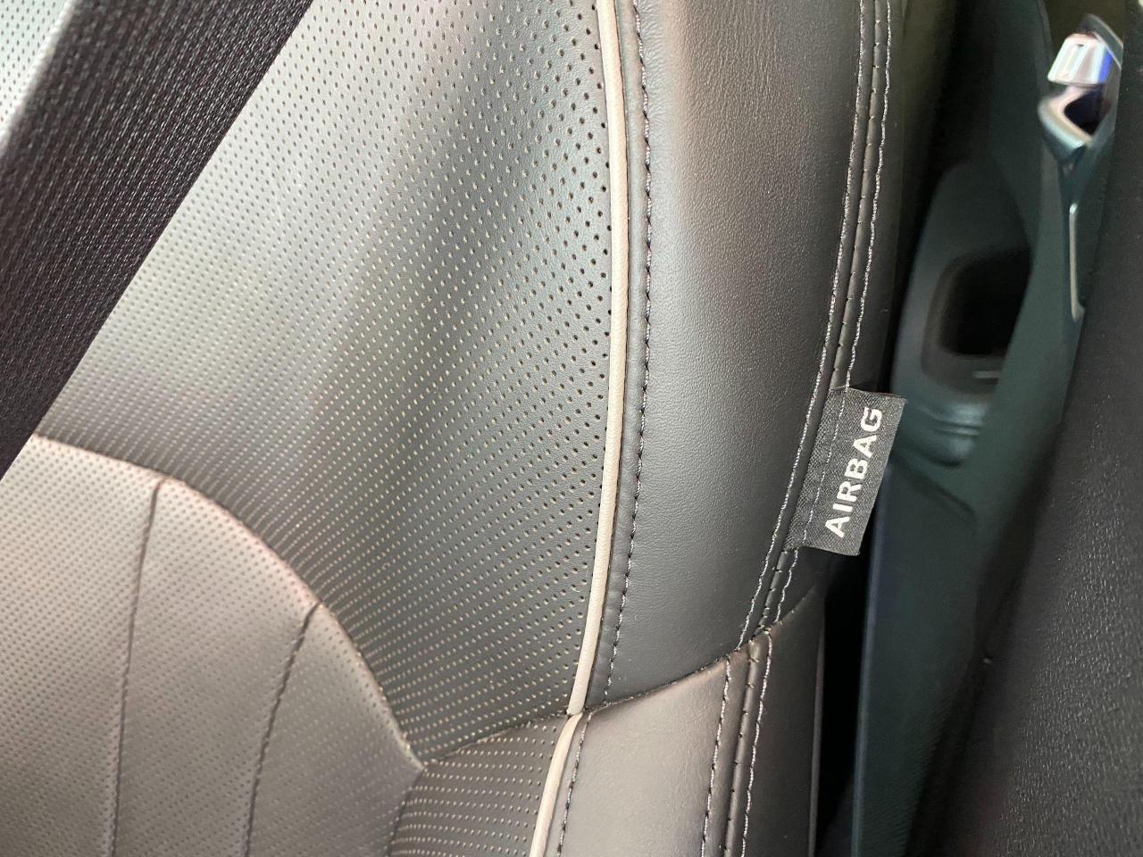 2016 Hyundai Genesis Luxury+Cooled Seats+New Tires+Roof+ACCIDENT FREE - Photo #44