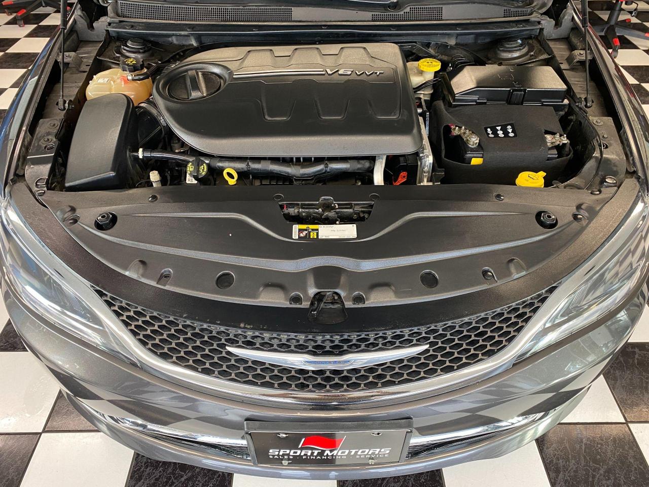 2015 Chrysler 200 C V6+GPS+Pano Roof+Remote Start+New Tires & Brakes - Photo #7