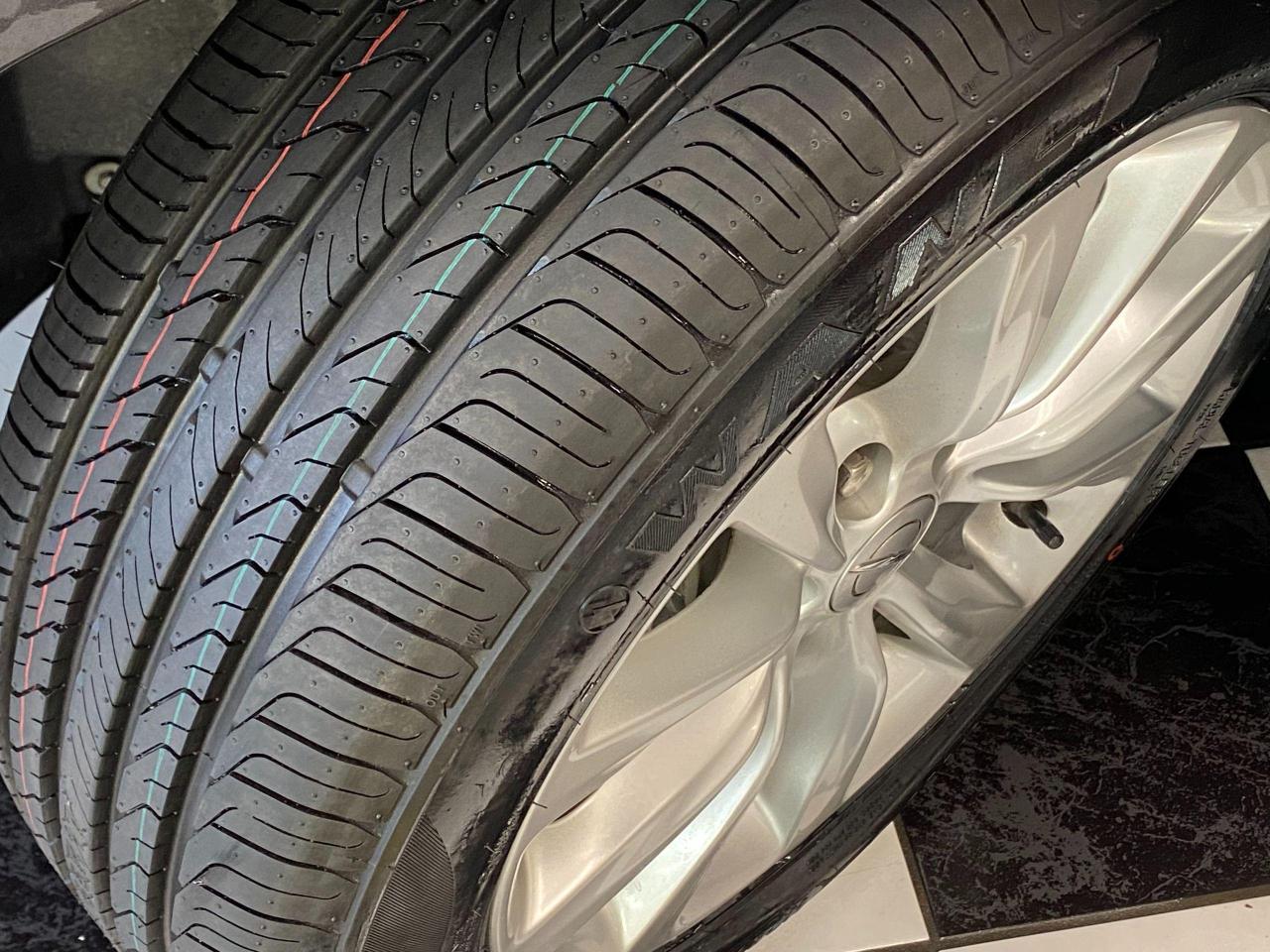 2015 Chrysler 200 C V6+GPS+Pano Roof+Remote Start+New Tires & Brakes - Photo #12