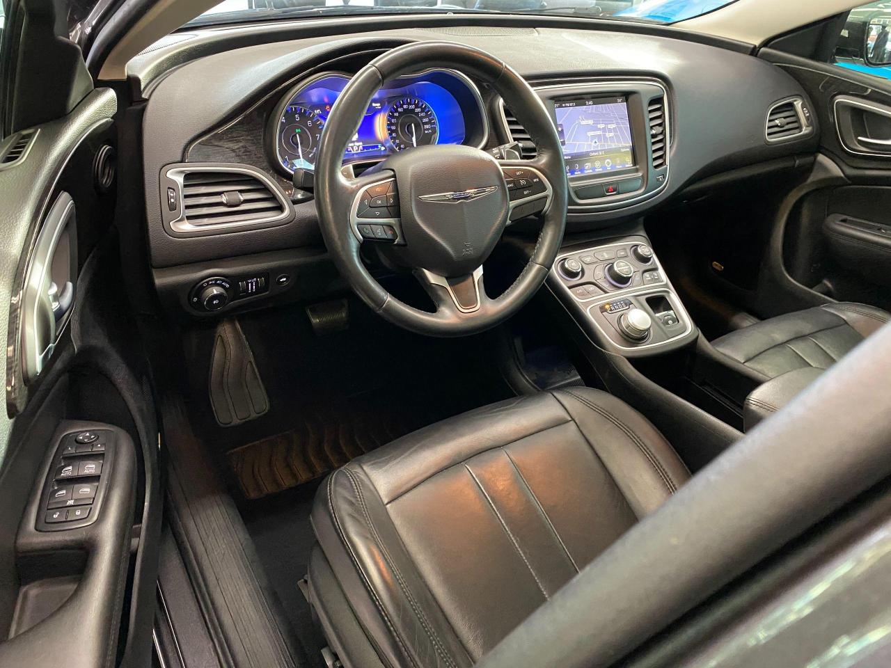 2015 Chrysler 200 C V6+GPS+Pano Roof+Remote Start+New Tires & Brakes - Photo #17