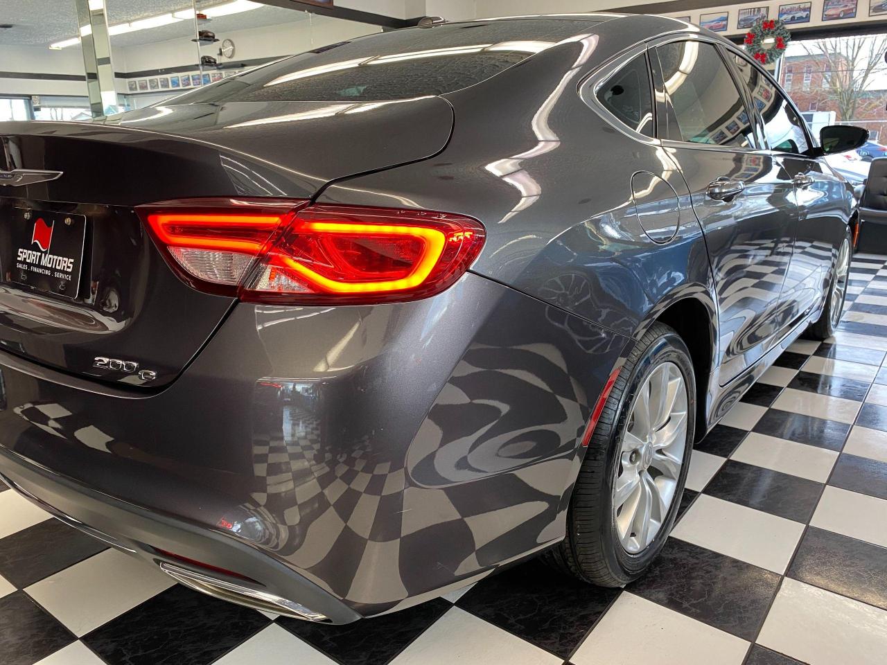 2015 Chrysler 200 C V6+GPS+Pano Roof+Remote Start+New Tires & Brakes - Photo #40