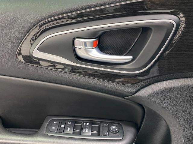2015 Chrysler 200 C V6+GPS+Pano Roof+Remote Start+New Tires & Brakes Photo57