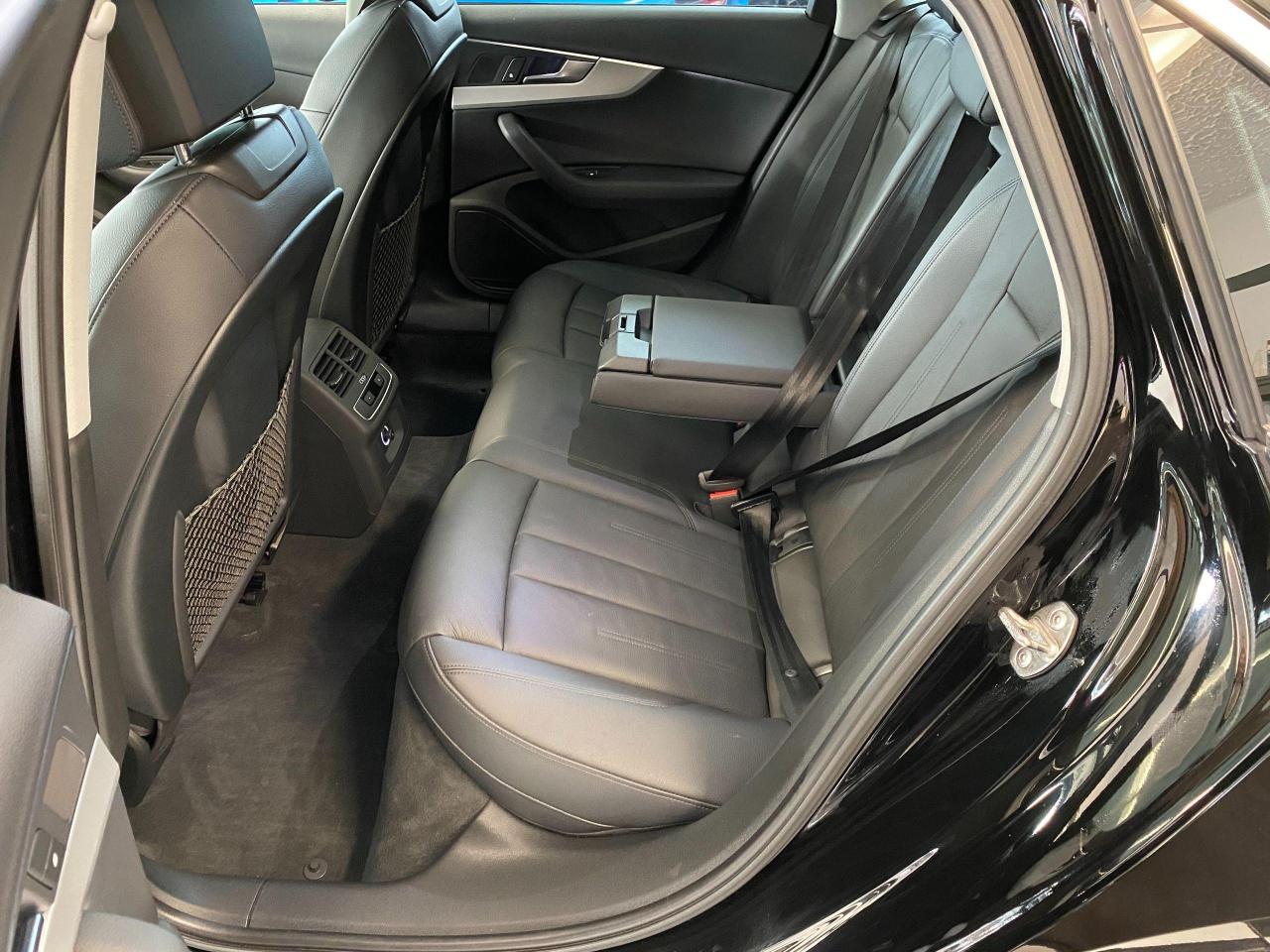 2017 Audi A4 Quattro+Apple Play+Roof+Xenons+ACCIDENT FREE Photo22