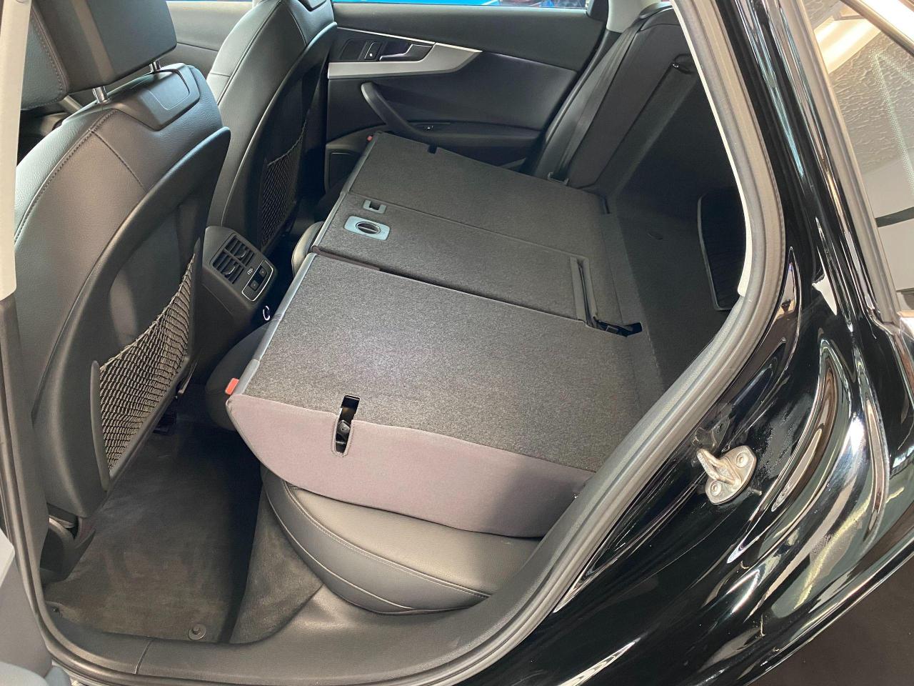 2017 Audi A4 Quattro+Apple Play+Roof+Xenons+ACCIDENT FREE Photo24