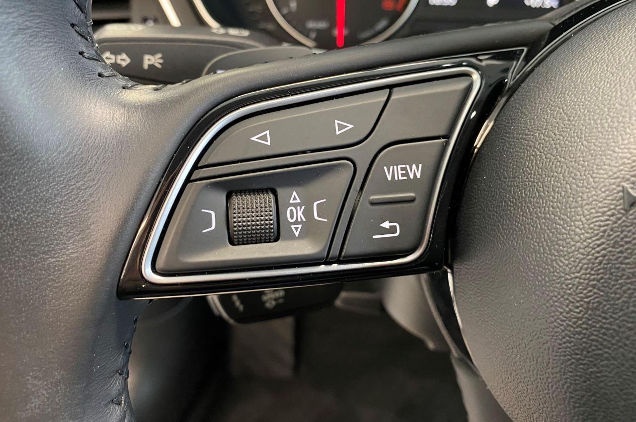 2017 Audi A4 Quattro+Apple Play+Roof+Xenons+ACCIDENT FREE - Photo #47