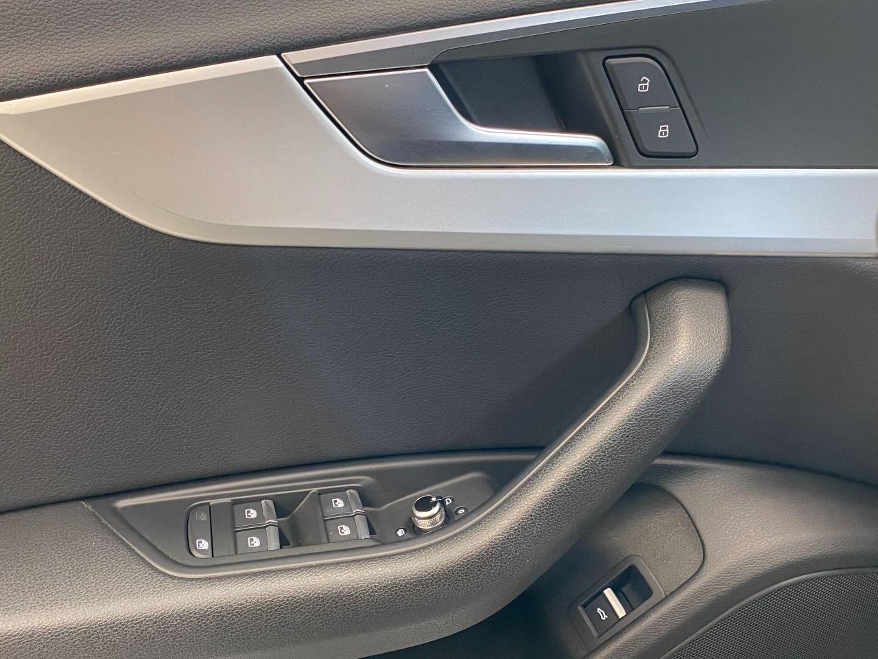 2017 Audi A4 Quattro+Apple Play+Roof+Xenons+ACCIDENT FREE - Photo #52
