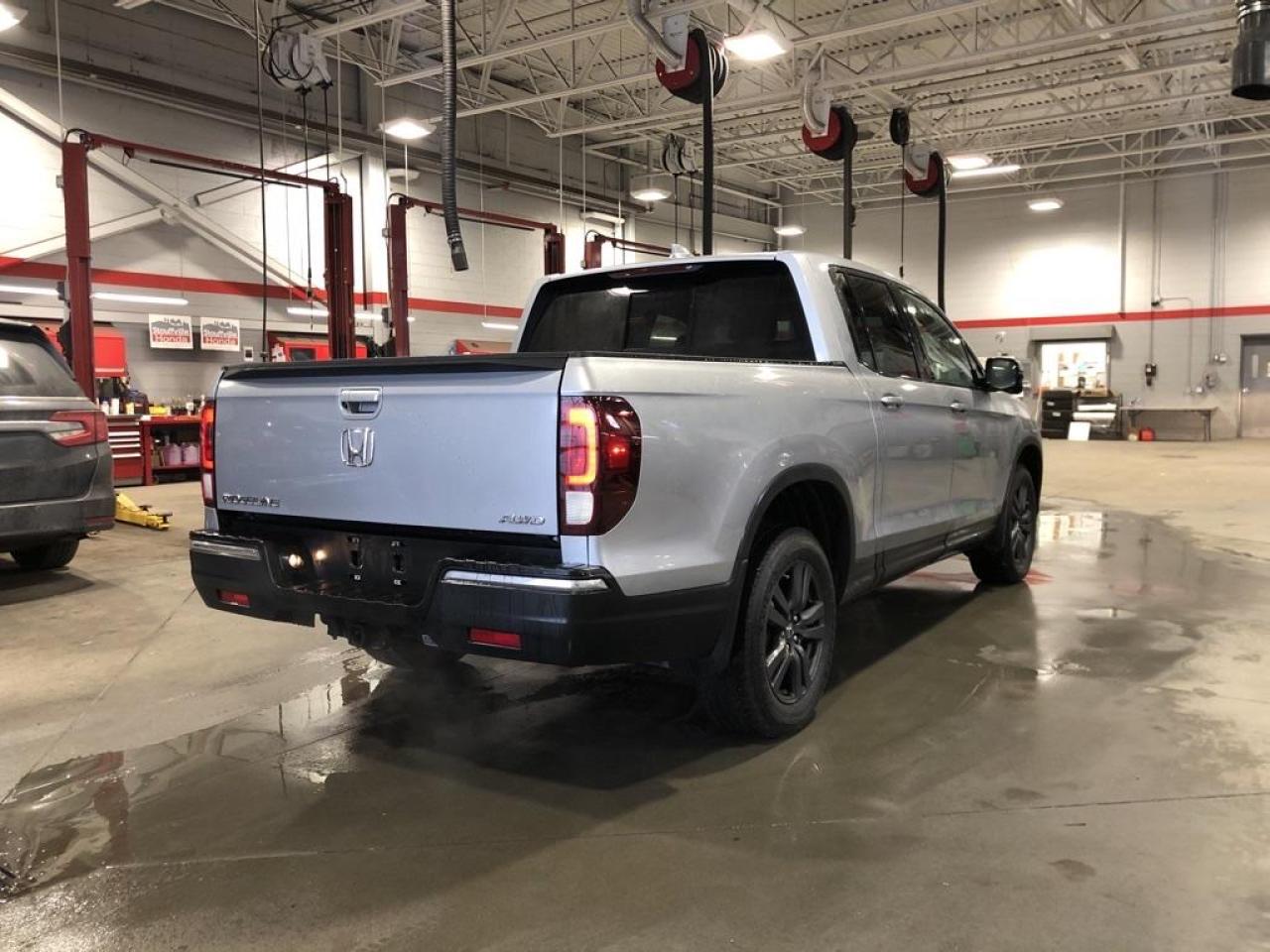 2019 Honda Ridgeline SPORT Photo4