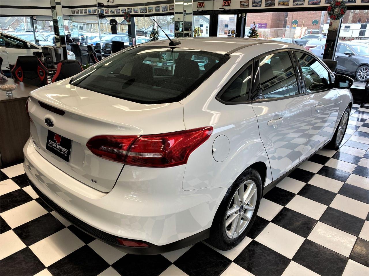 2017 Ford Focus SE+Heated Seats & Steering+Camera+ACCIDENT FREE - Photo #4