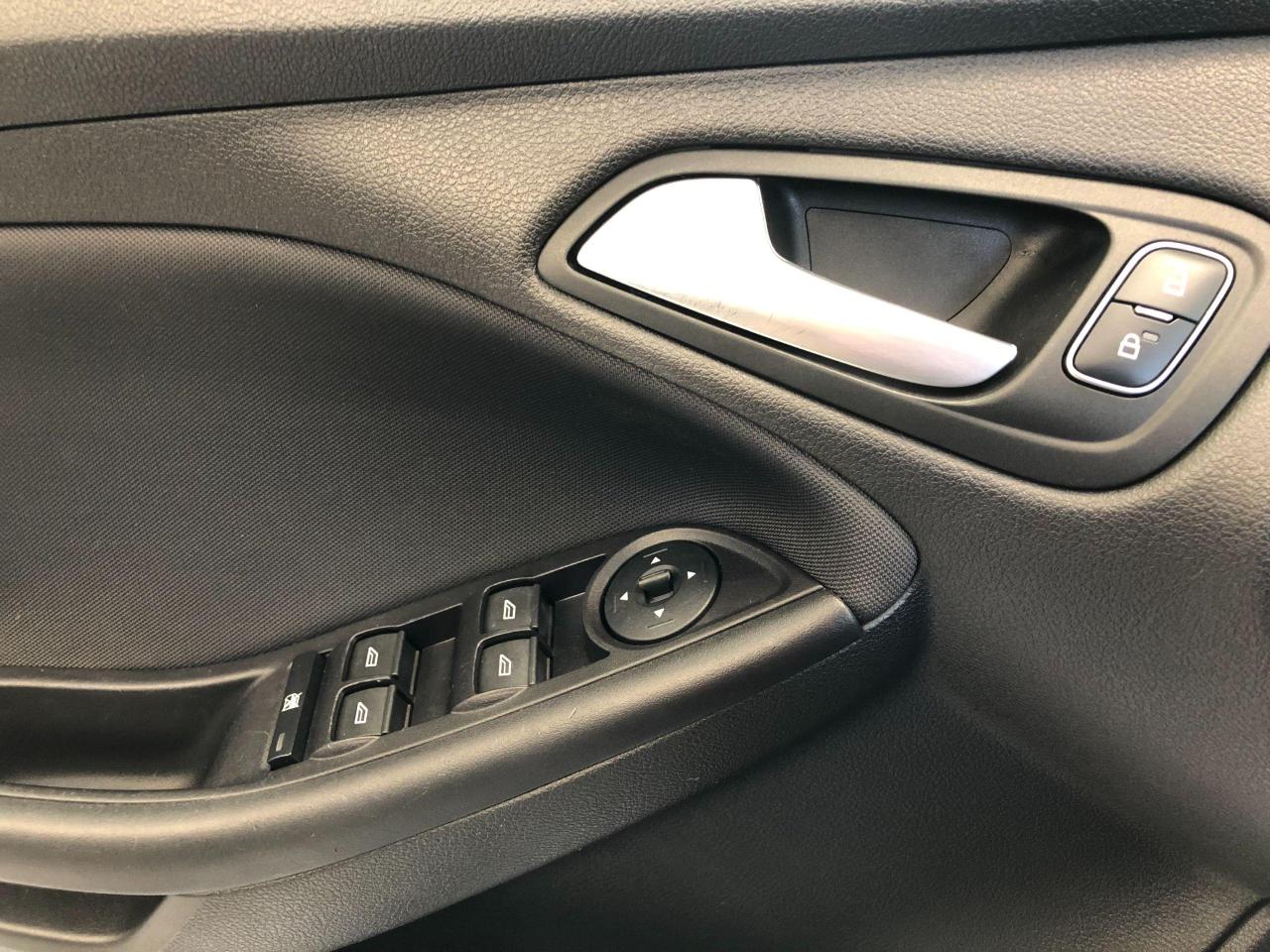 2017 Ford Focus SE+Heated Seats & Steering+Camera+ACCIDENT FREE - Photo #35