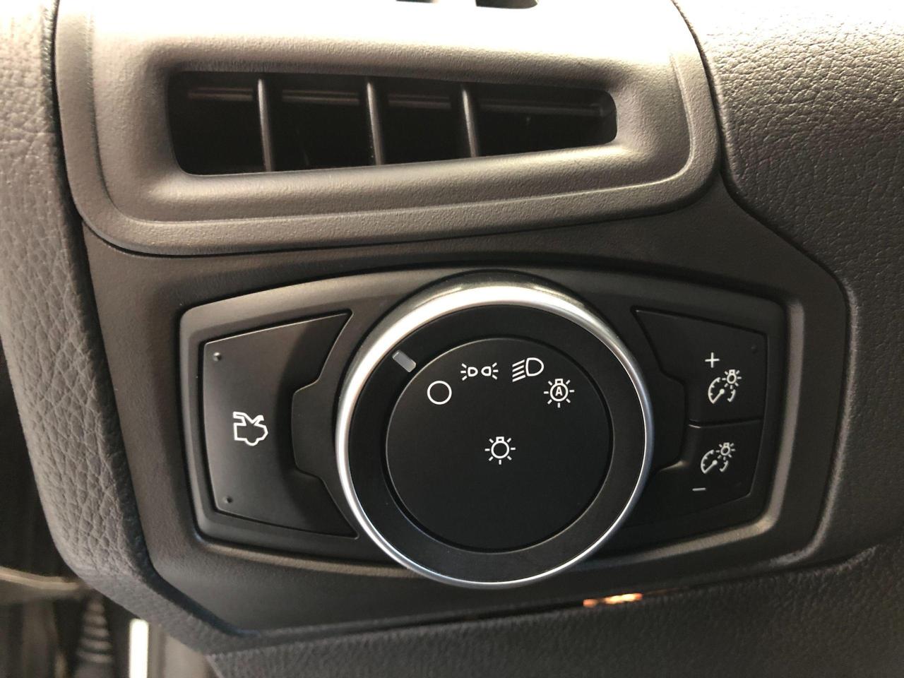 2017 Ford Focus SE+Heated Seats & Steering+Camera+ACCIDENT FREE - Photo #36