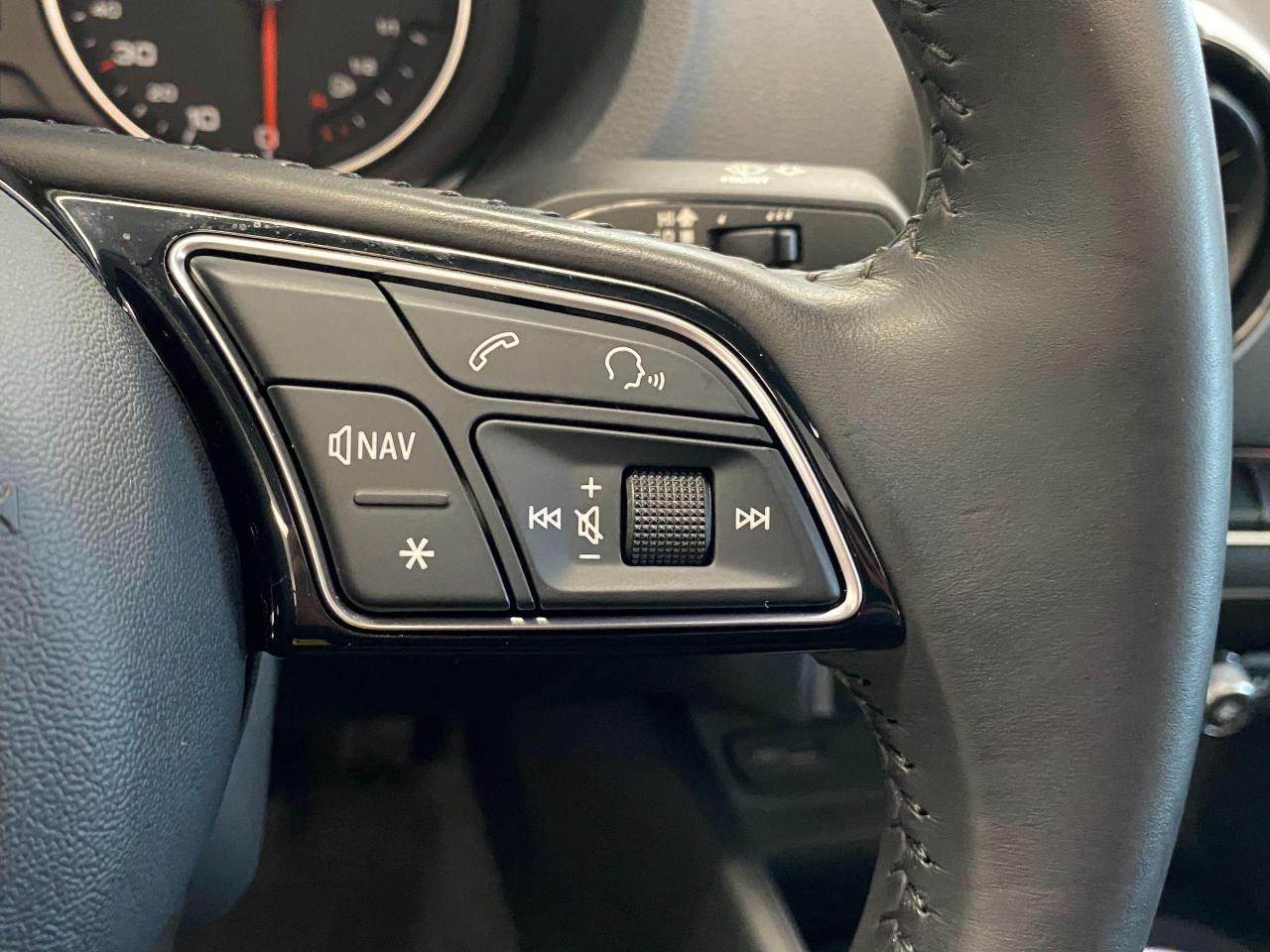 2017 Audi A3 2.0T Progressiv+Camera+ApplePlay+ACCIDENT FREE - Photo #52