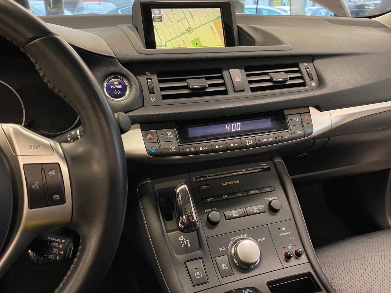 2011 Lexus CT 200h CT200H+Roof+Camera+New Tires+Brakes+ACCIDENT FREE - Photo #9