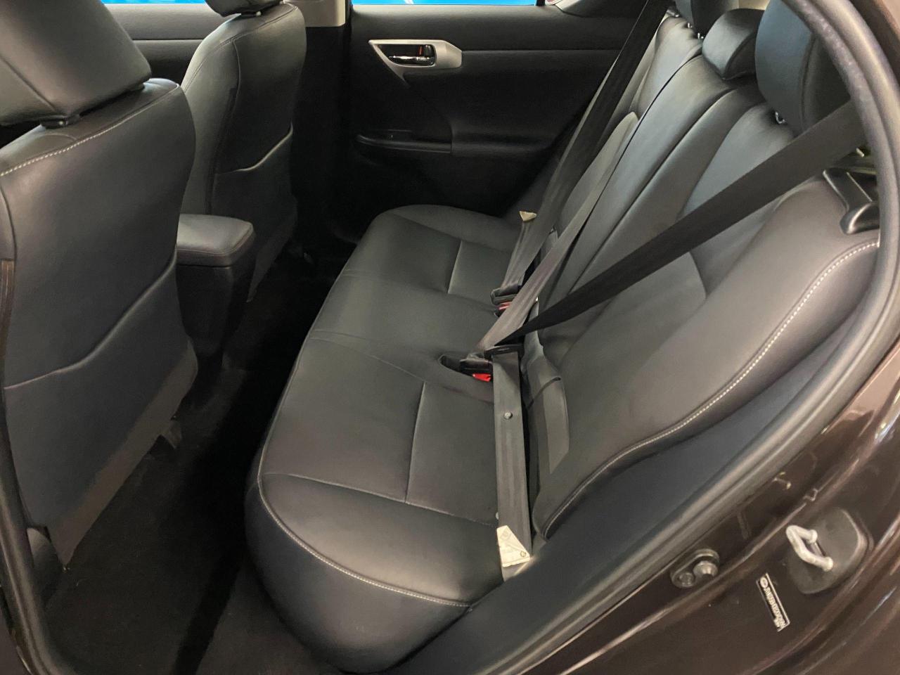 2011 Lexus CT 200h CT200H+Roof+Camera+New Tires+Brakes+ACCIDENT FREE - Photo #23