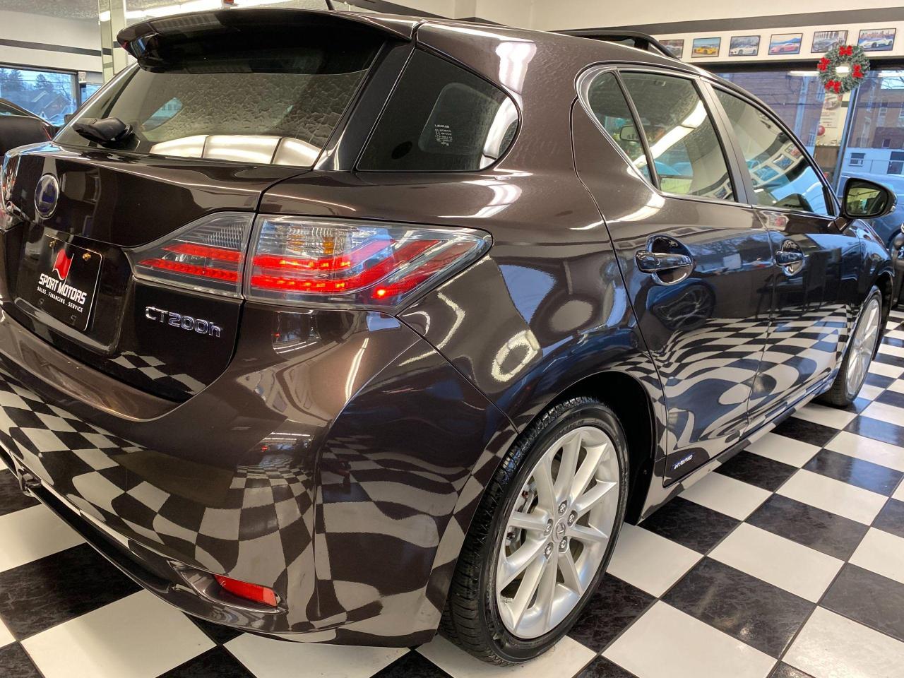 2011 Lexus CT 200h CT200H+Roof+Camera+New Tires+Brakes+ACCIDENT FREE - Photo #38